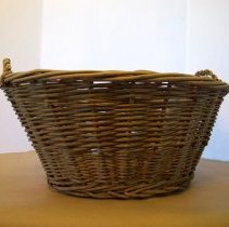 Basket (oval, with handles)