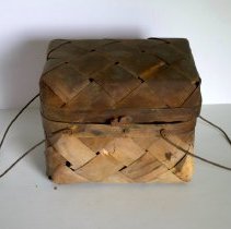 Basket (with handles and hinged lid)