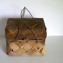 Basket (with handles and hinged lid)