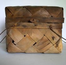 Basket (with handles and hinged lid)