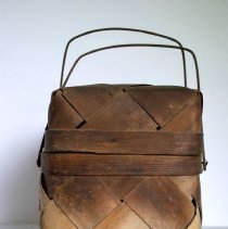 Basket (with handles and hinged lid)