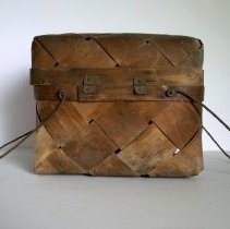 Basket (with handles and hinged lid)