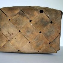 Basket (with handles and hinged lid)