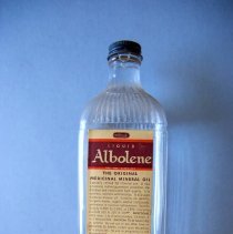 Albolene Mineral Oil Bottle (with cap and box)