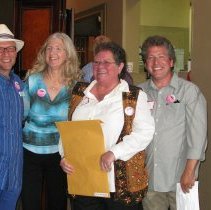 Tracye Lea Lawson recieves lifetime achievement award.