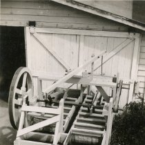 Goodale's fruit and vegetable dryer.