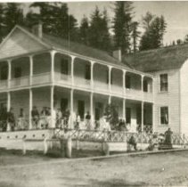 Guests at the Boulder Creek House.
