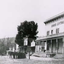 Grand Central Hotel in the early 20th century.