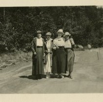 Dole family, four women