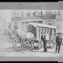People's Ice Company wagon, deliverymen