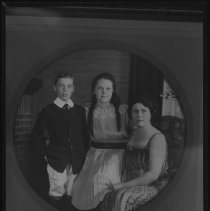 Donald Dana Ellis, Virginia G. Ellis & Helena Mahoney Ellis, 1920
