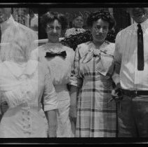 John, Eva, Alice & Lizzie Mason at Hampton Beach cottage