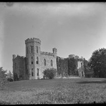 Winnekenni Castle, Haverhill