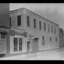 R. D. Forsyth, Roofer, Auburn Street, Haverhill, 1932