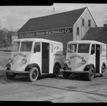 Wason-MacDonald Company Dairy, delivery trucks, Haverhill