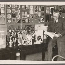 Haverhill Public Library, art exhibit of children's Christmas crafts, 1937