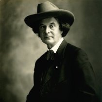 Elbert Hubbard wearing stetson