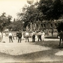 Throwing the medicine ball on the tennis court