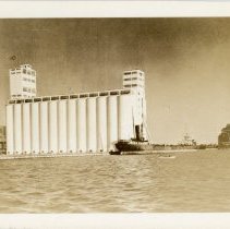 Collingwood Terminals Grain Elevator and Ship