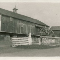 Schultz barn