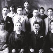 Jacob & Lovina (Neuenschwander) Habegger family