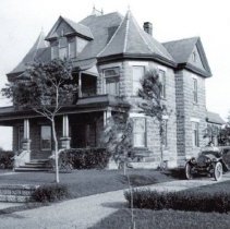 Rudolph and Minnie Schug house