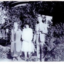 Rudolph, Mina and Emma Schug