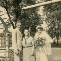 Gordon and Gladys (Moser) Felber wedding day