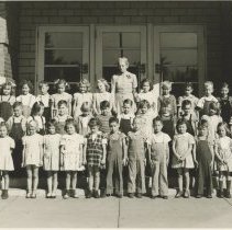 1947 - 1948 first grade class