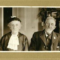 Nellie (?) Goodhue parents