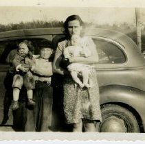 Evelyn Powers Estes & children