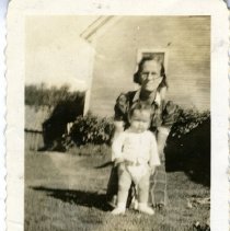 Vlema Powers w. granddaughter