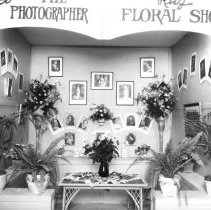 Hetzel The Photographer & Ritz Floral Shop - Fair display.
