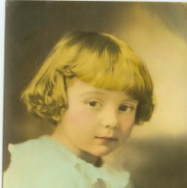 Studio portrait of Virginia Hetzel, Leo Hetzel's daughter