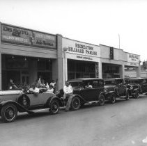 Cars lined up on El Centro Main St., north side of the 700 block.