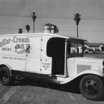 Cramer's Bakery Inc. delivery truck.