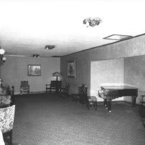Interior of the Barbara Worth Hotel - mezzanine & piano.