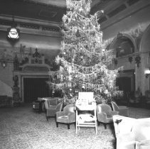 Interior of the Barbara Worth Hotel, lobby, showing a grapefruit display