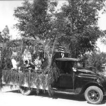 Armistice Day Parade - I.O.O.F. float