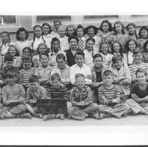 Sixth (6th) grade class / students of Harding School.