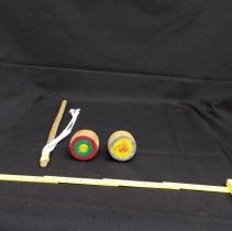 Children praying, Pang Yi