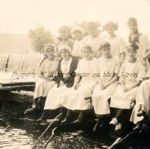 Oakwood, Women next to the dam.