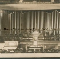 Organ in Alumni Hall