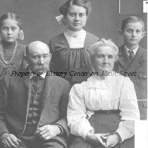 Menzo Mudge, Ruth Holly family with Mildred, Harold, Helen