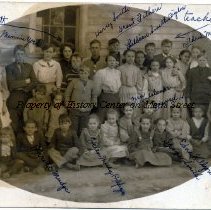 Elk Run School 1909 upper and lower classes