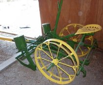 John Deer 2 Row 2 Horse-drawn Seeder