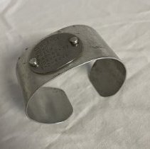 Bracelet, Identification