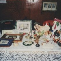 Mary Estes Roosters collectabes