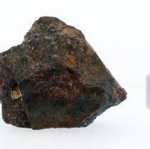 Lazulite, 5280. Front view with scale bar.