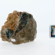 Lazulite, 5284. Edge view with scale bar.